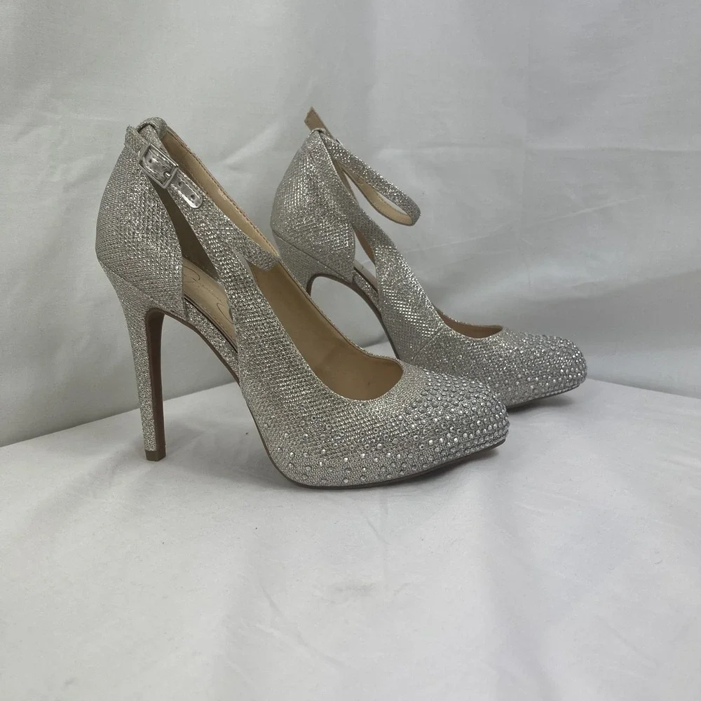 EUC JESSICA SIMPSON 7M Luvme 4 Silver White Sparkle Ankle‎ Strap Slight Platform